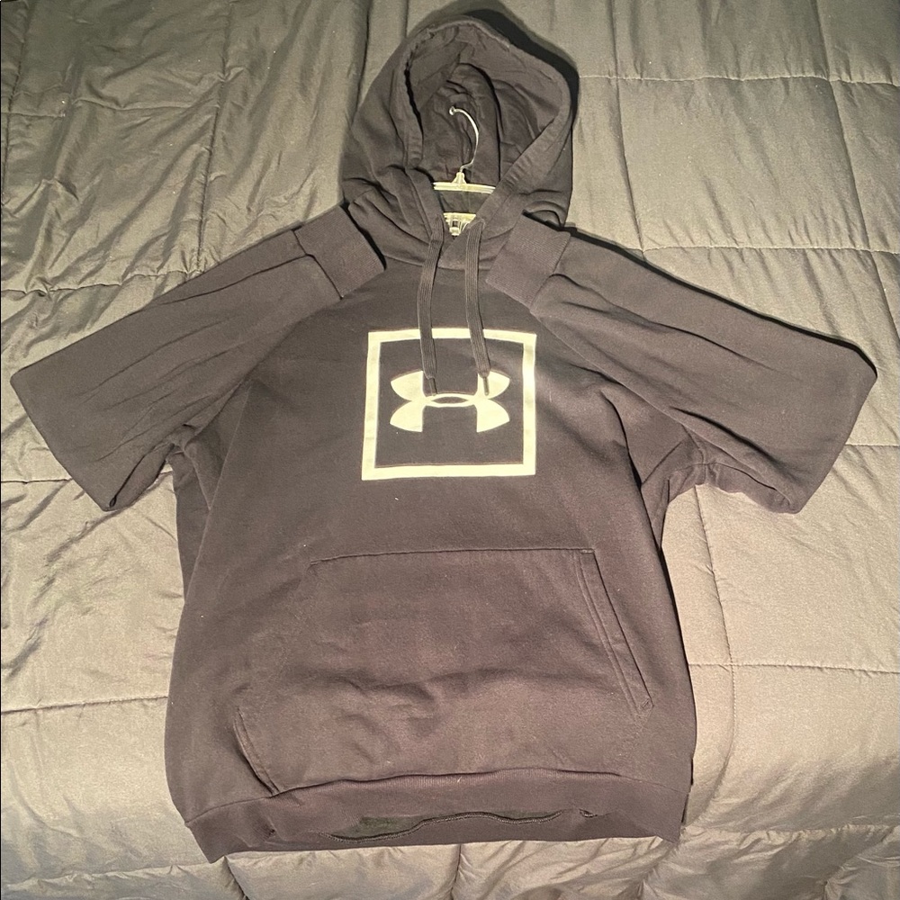 Under Armor Sweatshirt